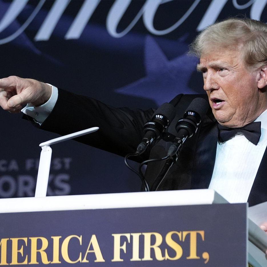 Trump's 25% per cent tariff would lead to pain on both sides of border, leaders say